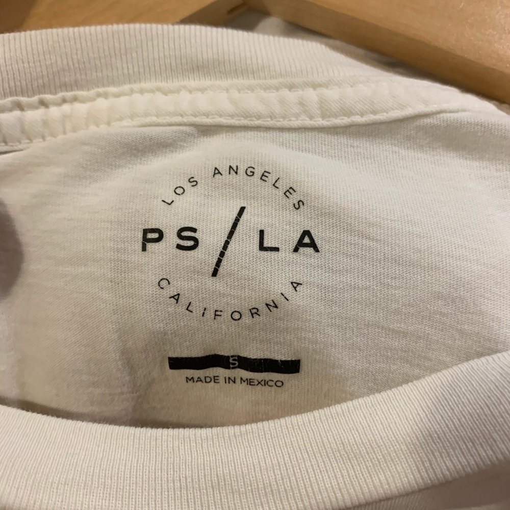 tshirt - Picture 2 of 2
